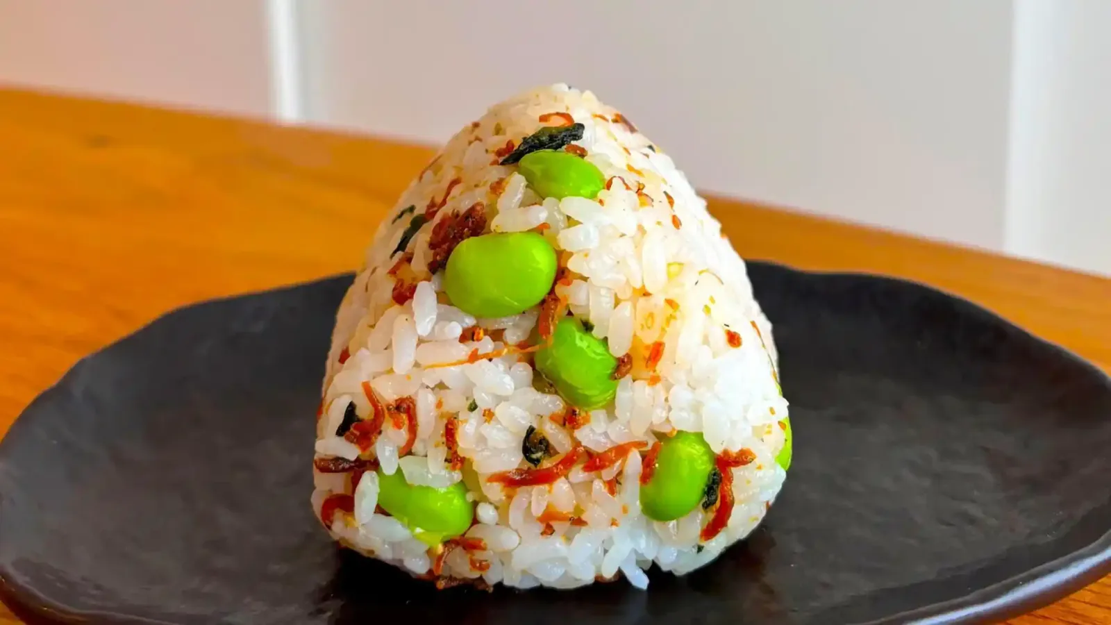 ちりめん山椒と枝豆のおにぎり