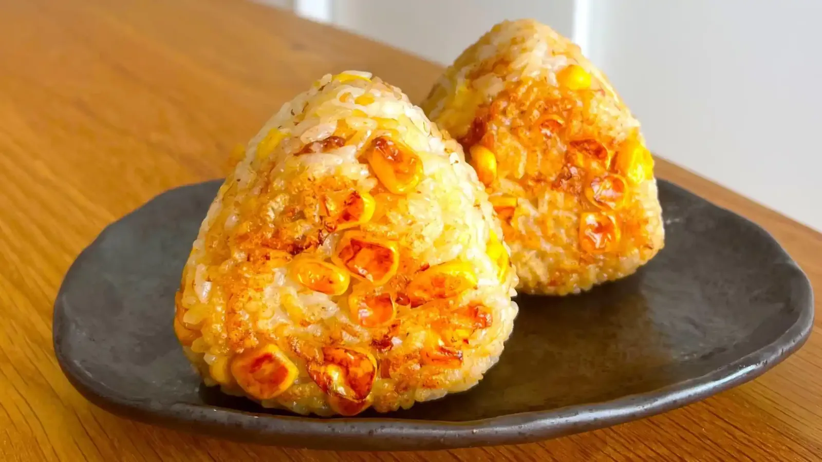 バター醤油コーンの焼きおにぎり