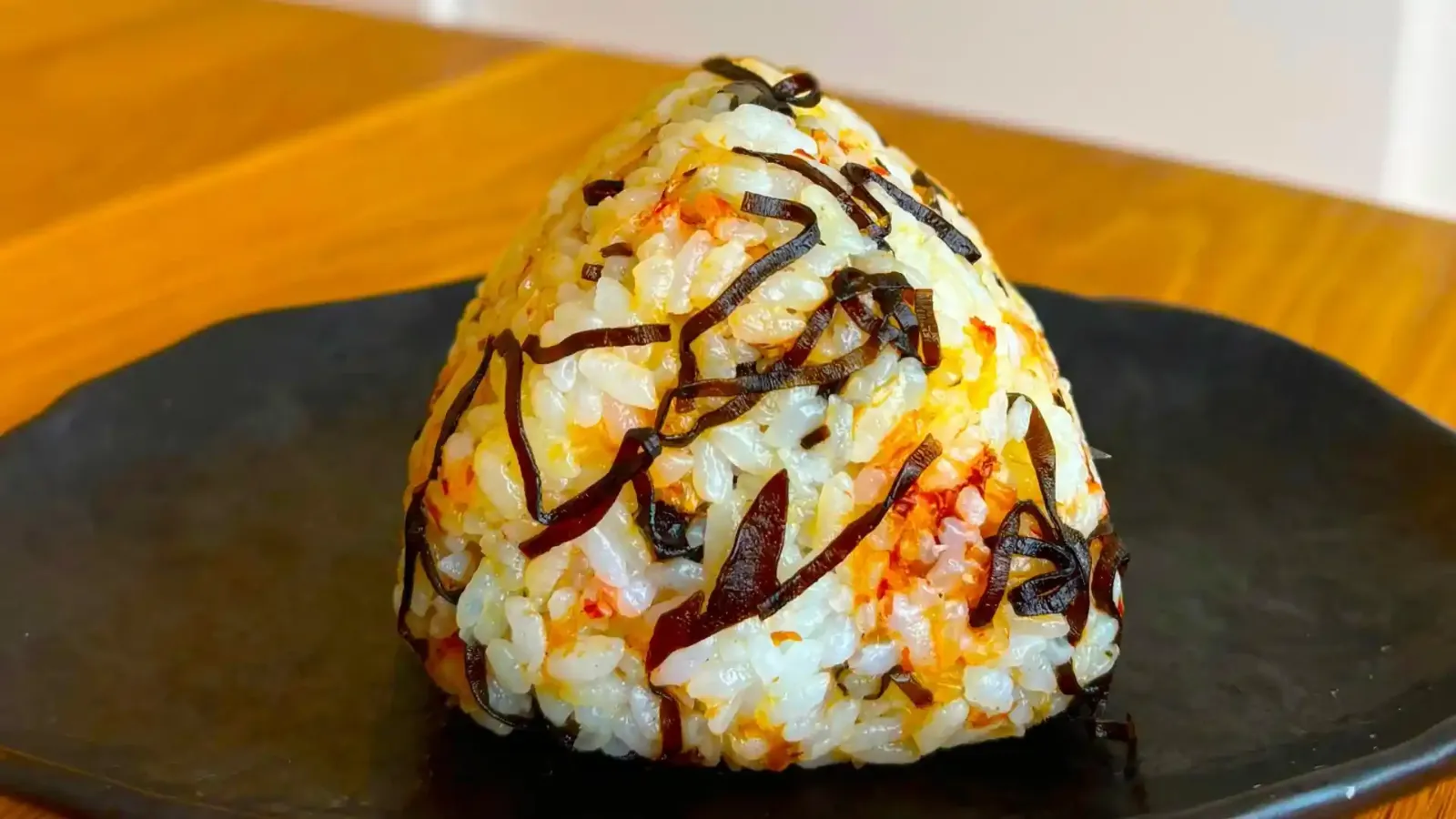 塩昆布とおかかの絶品おにぎり